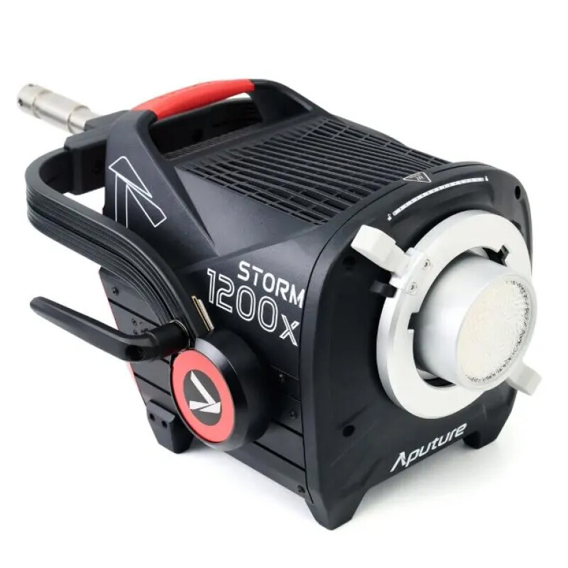 Aputure STORM 1200X осветитель
