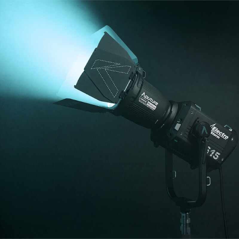 Aputure Electro Storm CS15 осветитель