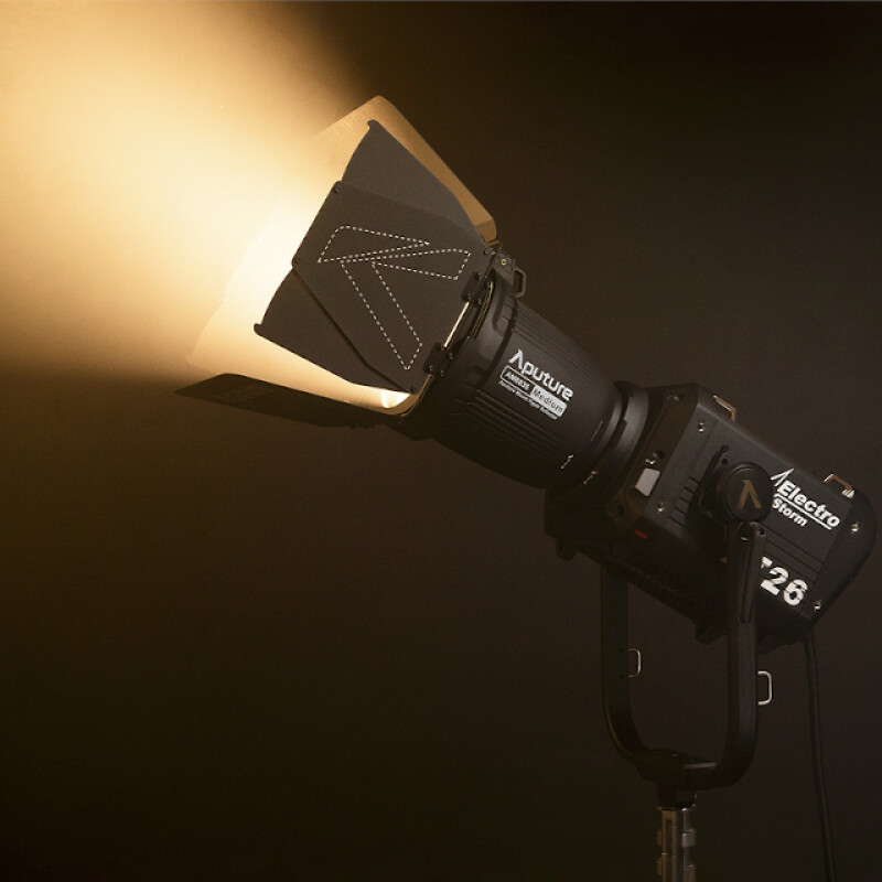 Aputure Electro Storm XT26 осветитель