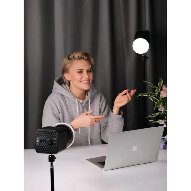 Raylab RL-100BI 2700-6500K 100W 5000mAh осветитель светодиодный c аксессуарами