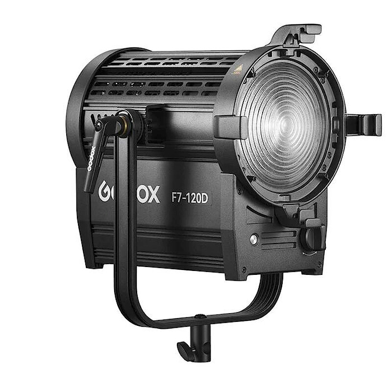 Godox F7-120D K2 осветитель светодиодный с линзой Френеля