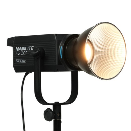 Nanalite FS 300C RGB LED осветитель 300 Вт RGB с байонетом Bowens