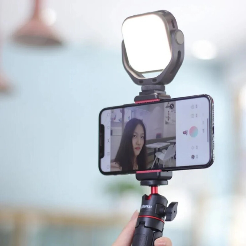 Ulanzi VL66 RGB накамерный осветитель 5Вт RGB