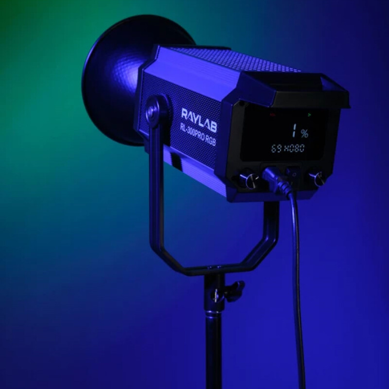 Raylab RL-300PRO RGB осветитель светодиодный