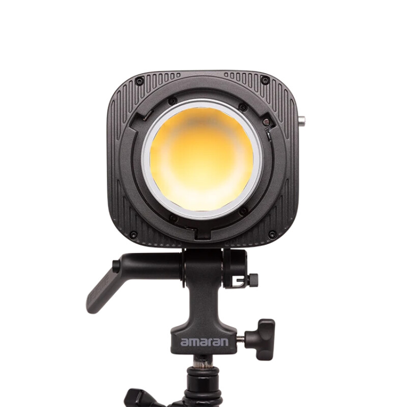 Amaran Halo 600x осветитель