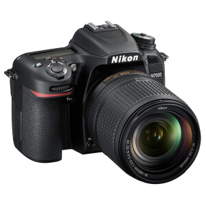 NIKON D7500 Kit + AF-S 18-140 VR DX фотоаппарат