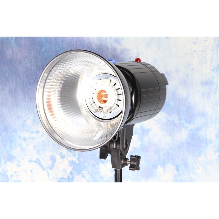 FST F-300 импульсный осветитель