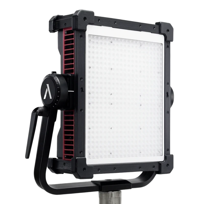 Aputure NOVA II 1x1 Rolling Hard Case Kit  осветитель