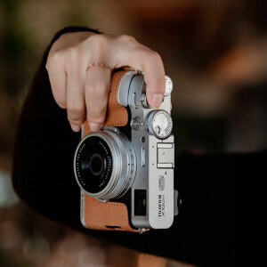 PGYTECH Leather Camera Case for FUJIFILM X-T5 Clay Brown чехол для камеры коричневый
