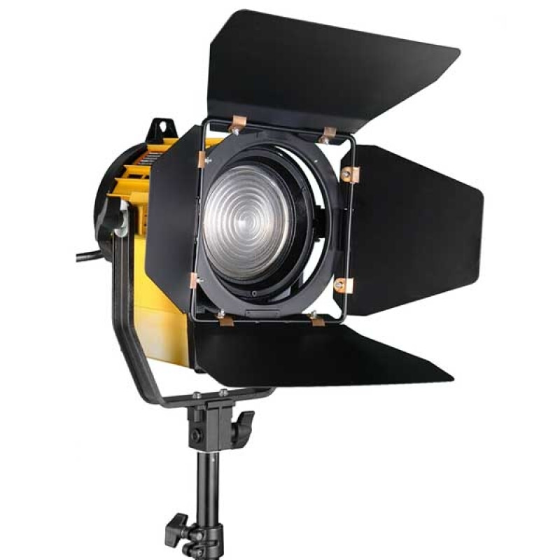 GreenBean Fresnel 100 LED осветитель галогенный с линзой Френеля