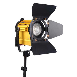 GreenBean Fresnel 150 LED осветитель галогенный с линзой Френеля (снят с производства)