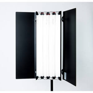 Reddevil RDL 4x600 S люминесцентный осветитель со световой температурой 3000 К