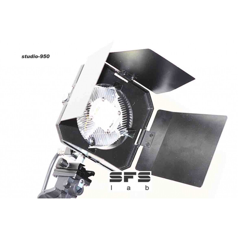 SFS-lab STUDIO 900sq в квадратном корпусе