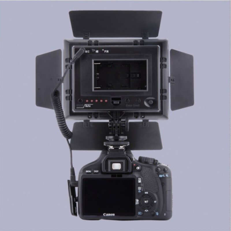 YongNuo YN160 II 5500К осветитель светодиодный на 160 светодиодов с ДУ и микрофоном