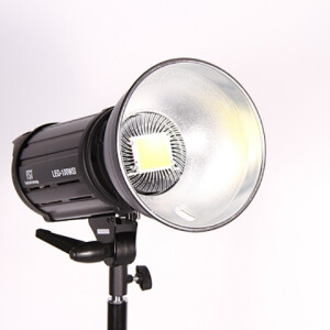 FST EF-100R (LED) Sun Light 5500К светодиодный осветитель