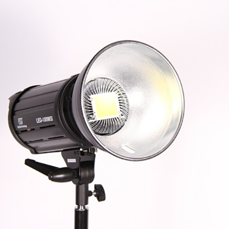 FST EF-100R (LED) Sun Light 5500К светодиодный осветитель