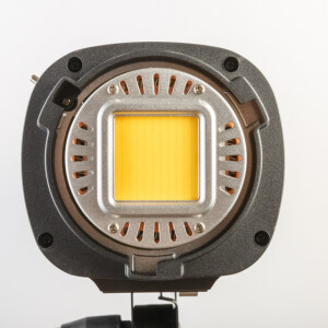 FST EF-200R (LED) Sun Light 5500К светодиодный осветитель