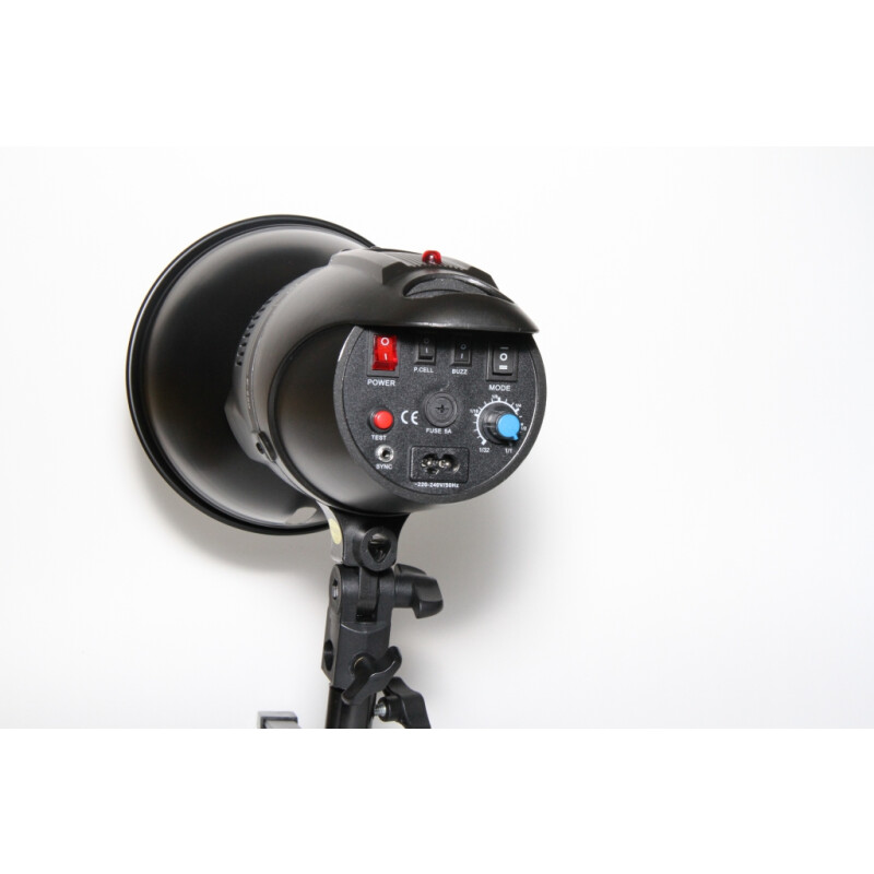 FST E-250 импульсная студийная вспышка с рефлектором