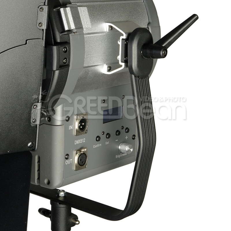 GreenBean Fresnel 200 LED X3 DMX светодиодный осветитель
