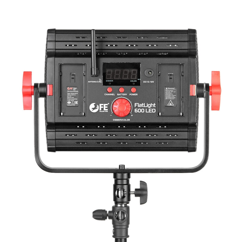 Falcon Eyes FlatLight 600 LED светодиодный осветитель