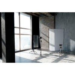 Шторы блэк-аут – в каждую студию!