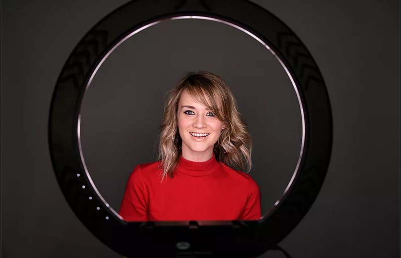Зачем нужен кольцевой свет фотографу. В чем его удобство?