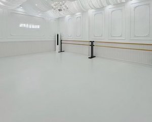 Новое поступление в «Фотогоре»: сценический линолеум для ваших проектов